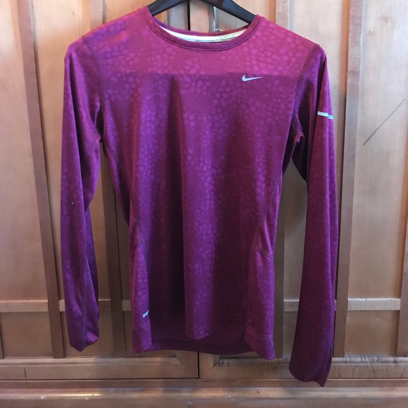 Nike Tops - 💕NWOT💕 Nike Dri-Fit Tee